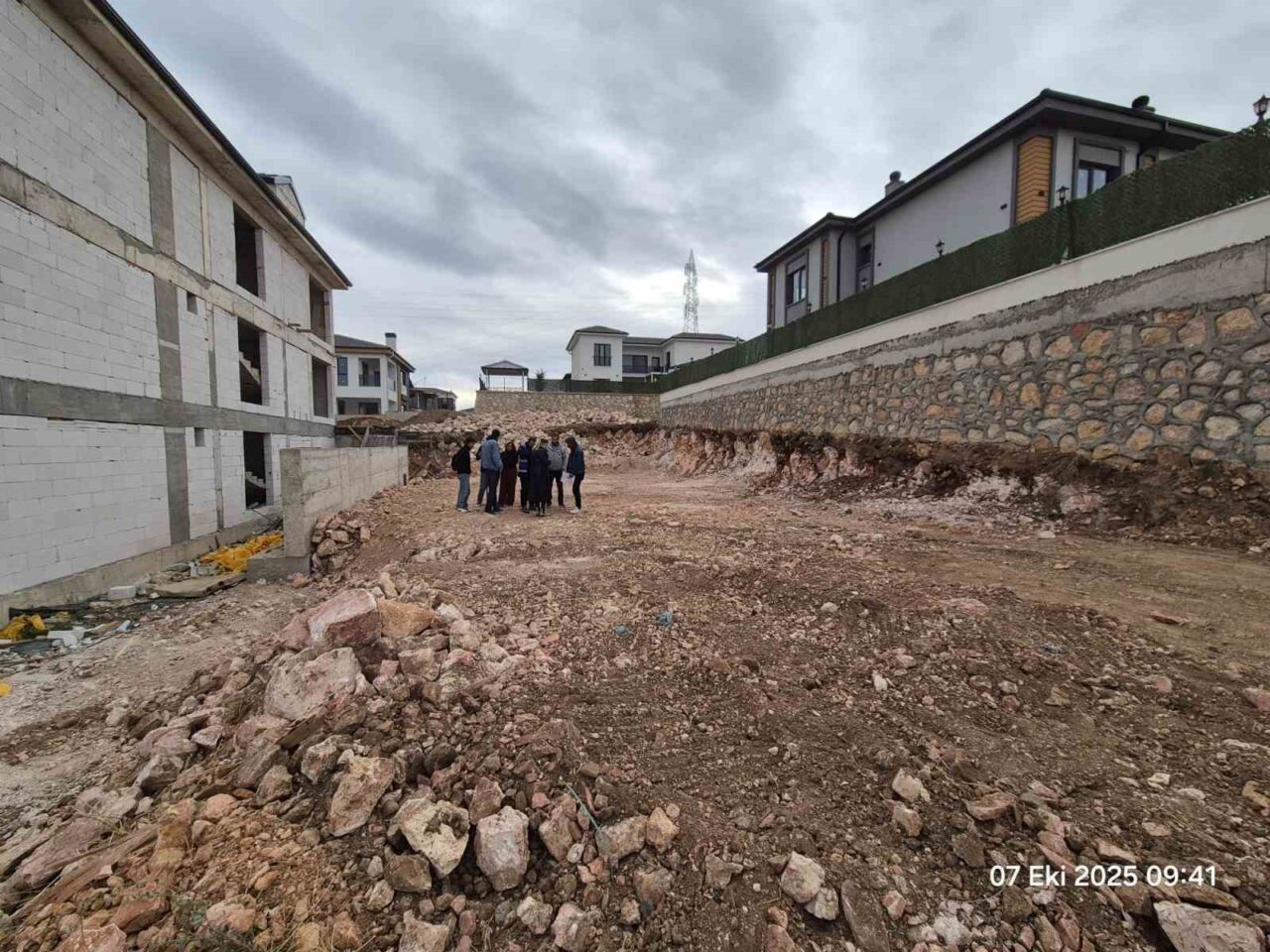 Bilecik Belediyesinden yapılan bilgilendirici açıklamada, kenttin birçok noktasında yürütülen zemin
