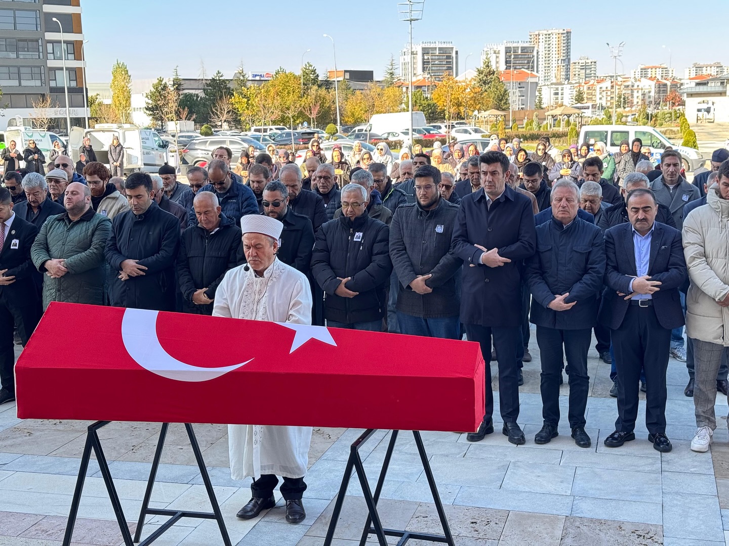 Afyonkarahisar’ın köklü ailelerinden Keskin ailesinin ferdi, uzun yıllar ülkenin farklı