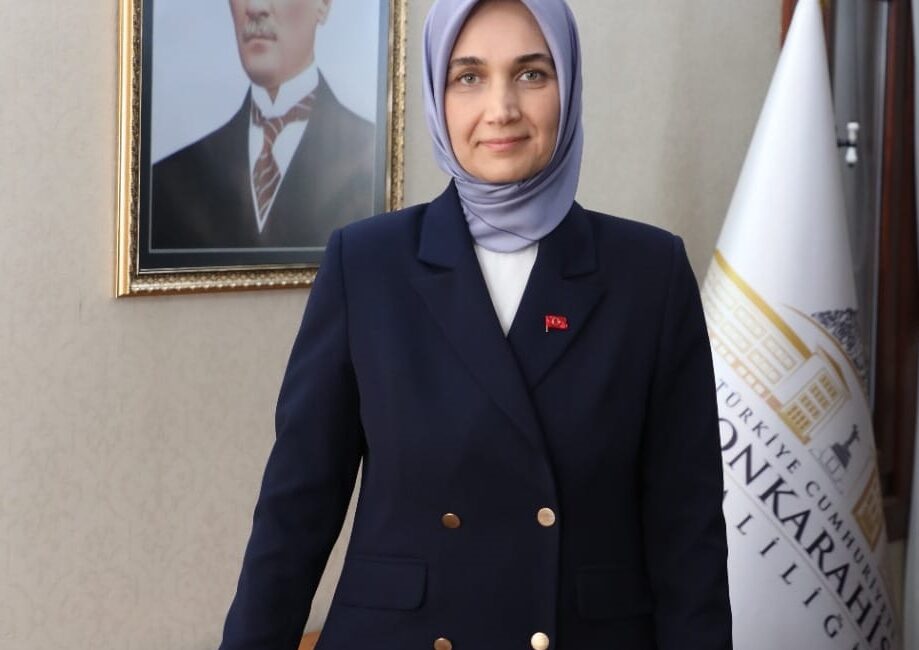 Vali Doç. Dr. Kübra Güran Yiğitbaşı: 10 Kasım, milletçe yalnızca