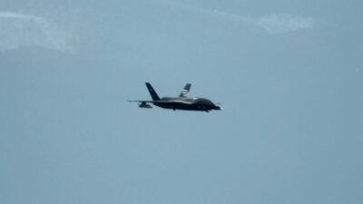 Türkiye'nin ilk insansız savaş uçağı Bayraktar KIZILELMA, gökyüzünde tarihi bir