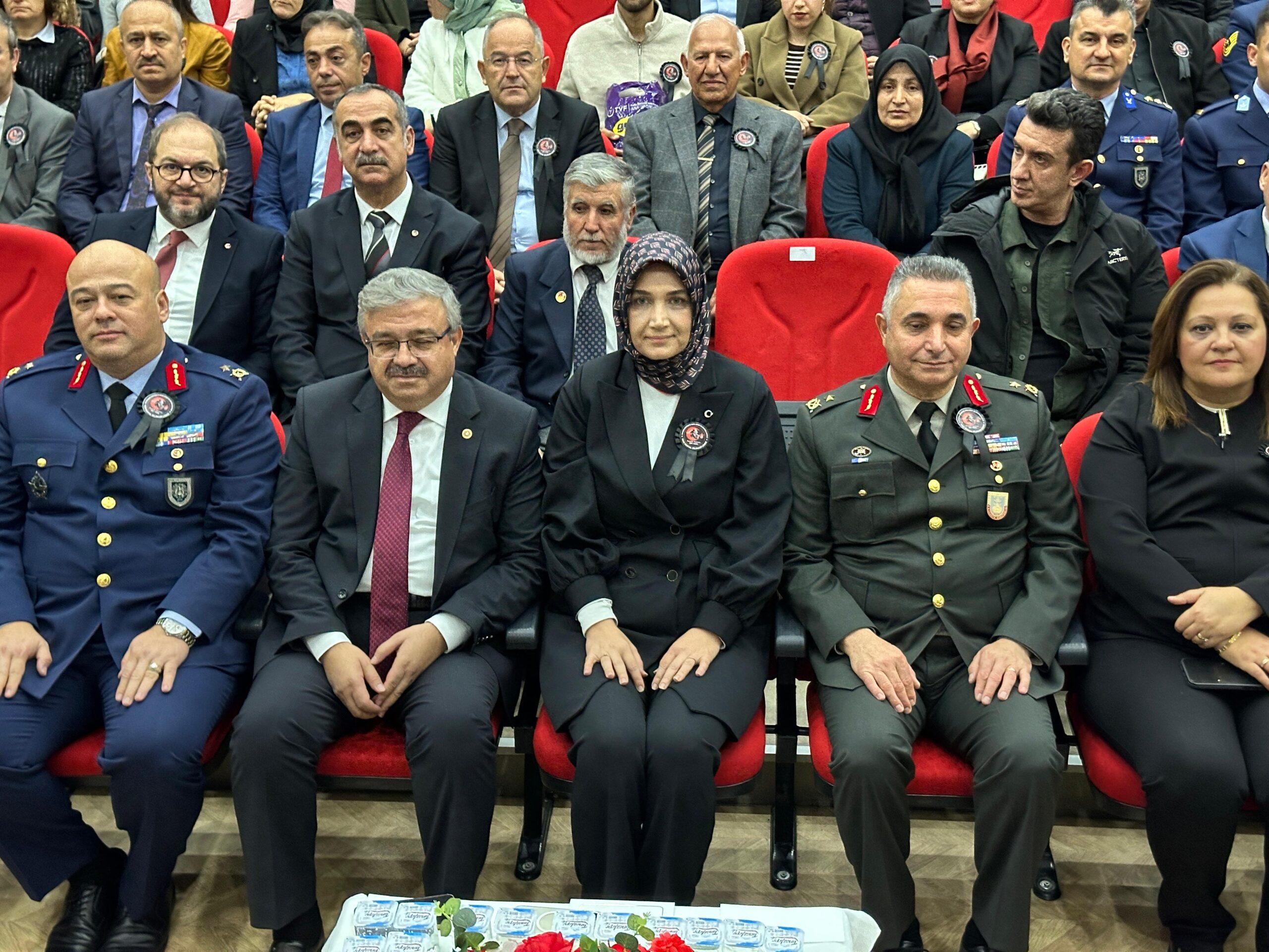 Afyonkarahisar’da Gazi Mustafa Kemal Atatürk, ebediyete irtihalinin 87’nci yılında düzenlenen