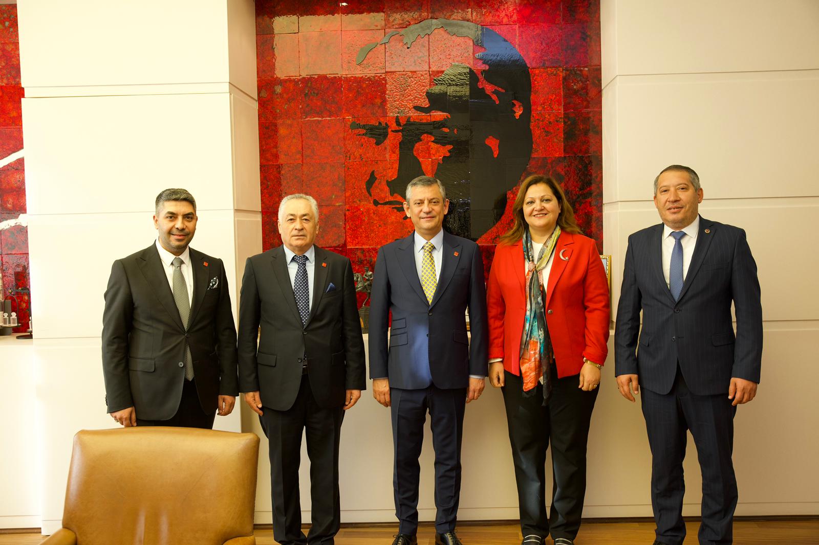 Afyonkarahisar Belediye Başkanı Burcu Köksal, Dinar Belediye Başkanı Veysel Topçu,