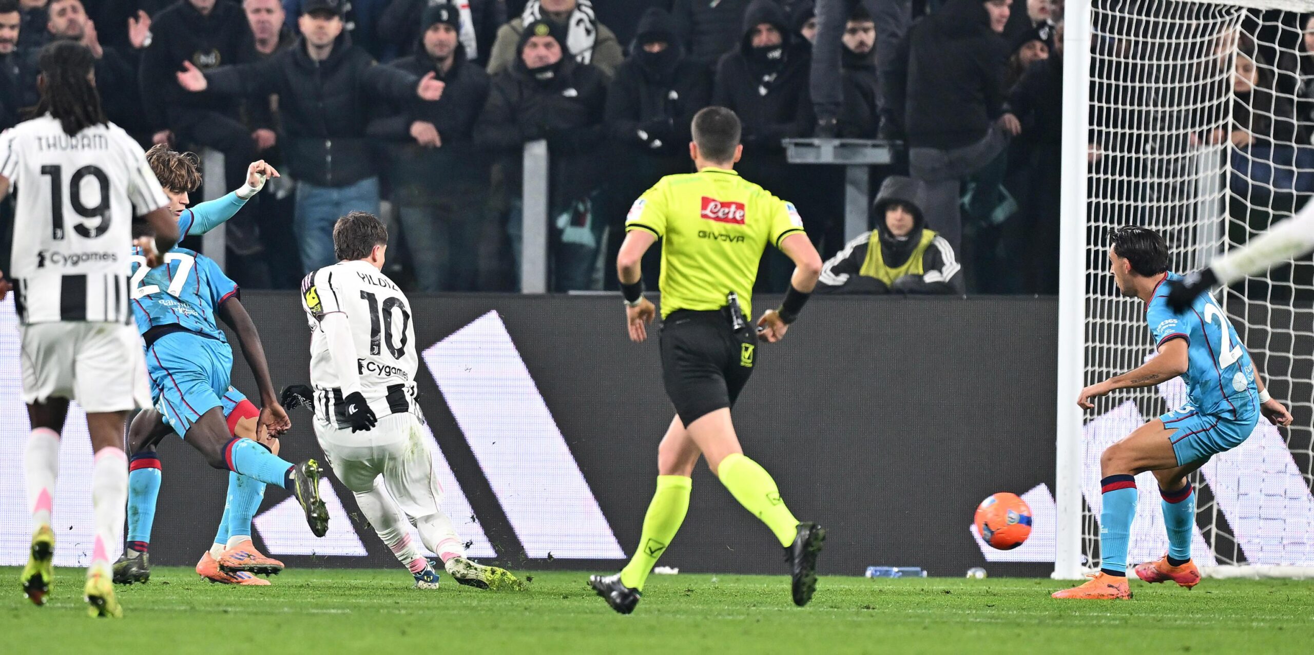 Juventus, Serie A'nın 13. haftasında sahasında karşılaştığı Cagliari'yi, Afyonkarahisarlı milli