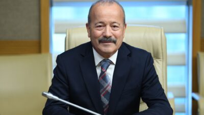 Konuşmasına, “Bizim tarihimiz yalnızca savaşlarla değil; kıtalara medeniyet taşıyan yollarla