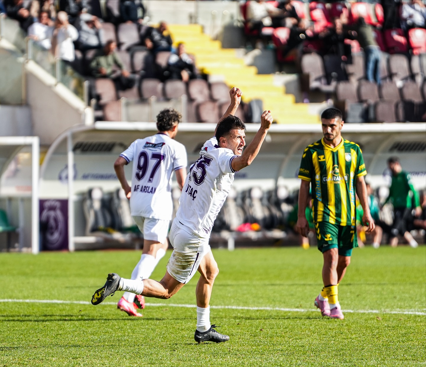 Bölgesel Amatör Lig 6. hafta karşılaşmasında 1923 Afyonkarahisarspor, sahasında ağırladığı