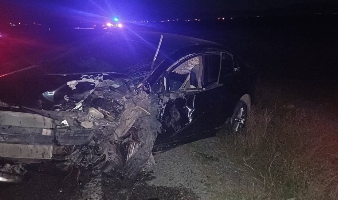 Afyonkarahisar'da ticari taksi ile otomobilin çarpıştığı trafik kazasında bir çocuk