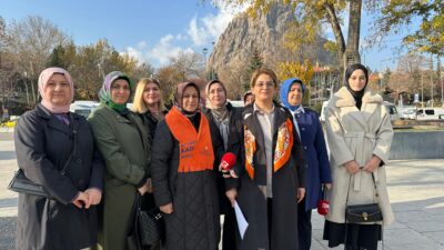 AK Parti Afyonkarahisar İl Kadın Kolları Başkanı Hülya Kalaycı, 25