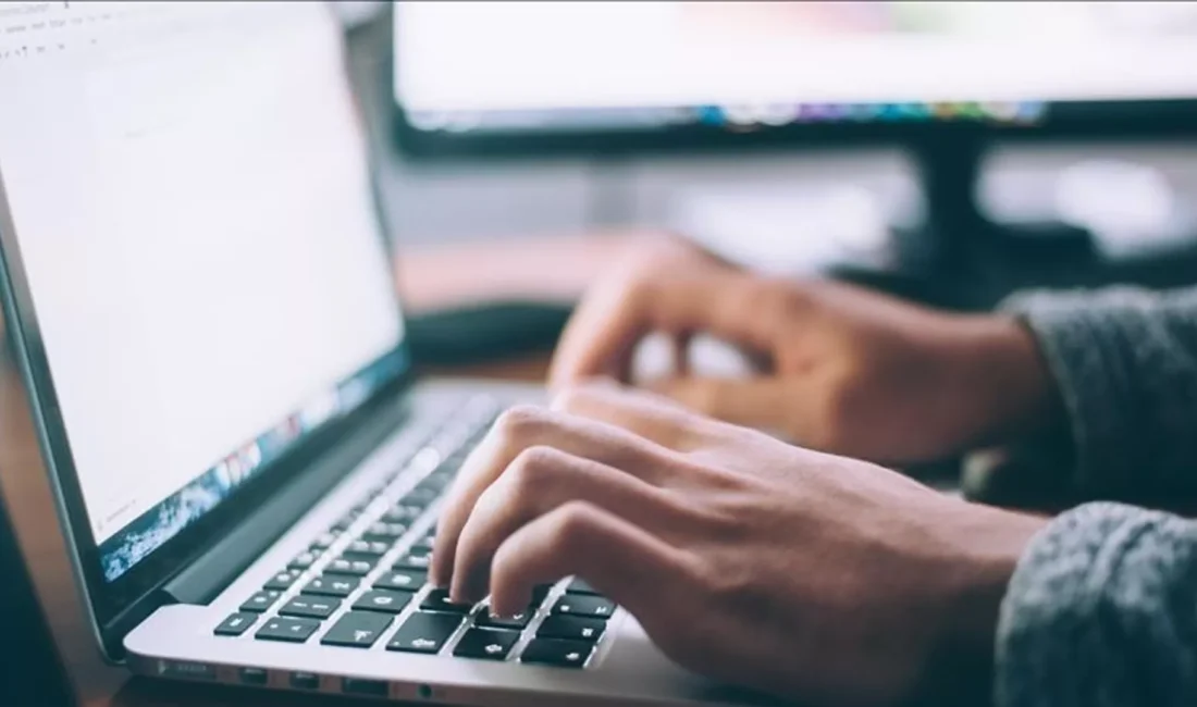 Türkiye genelinde sosyal medya, haber siteleri ve E-Devlet Kapısı dahil