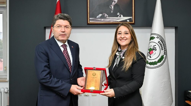 Ziyarette Baro Başkanı Av.M. İpek Yılmaz Göktürk Adalet Bakanı Yılmaz