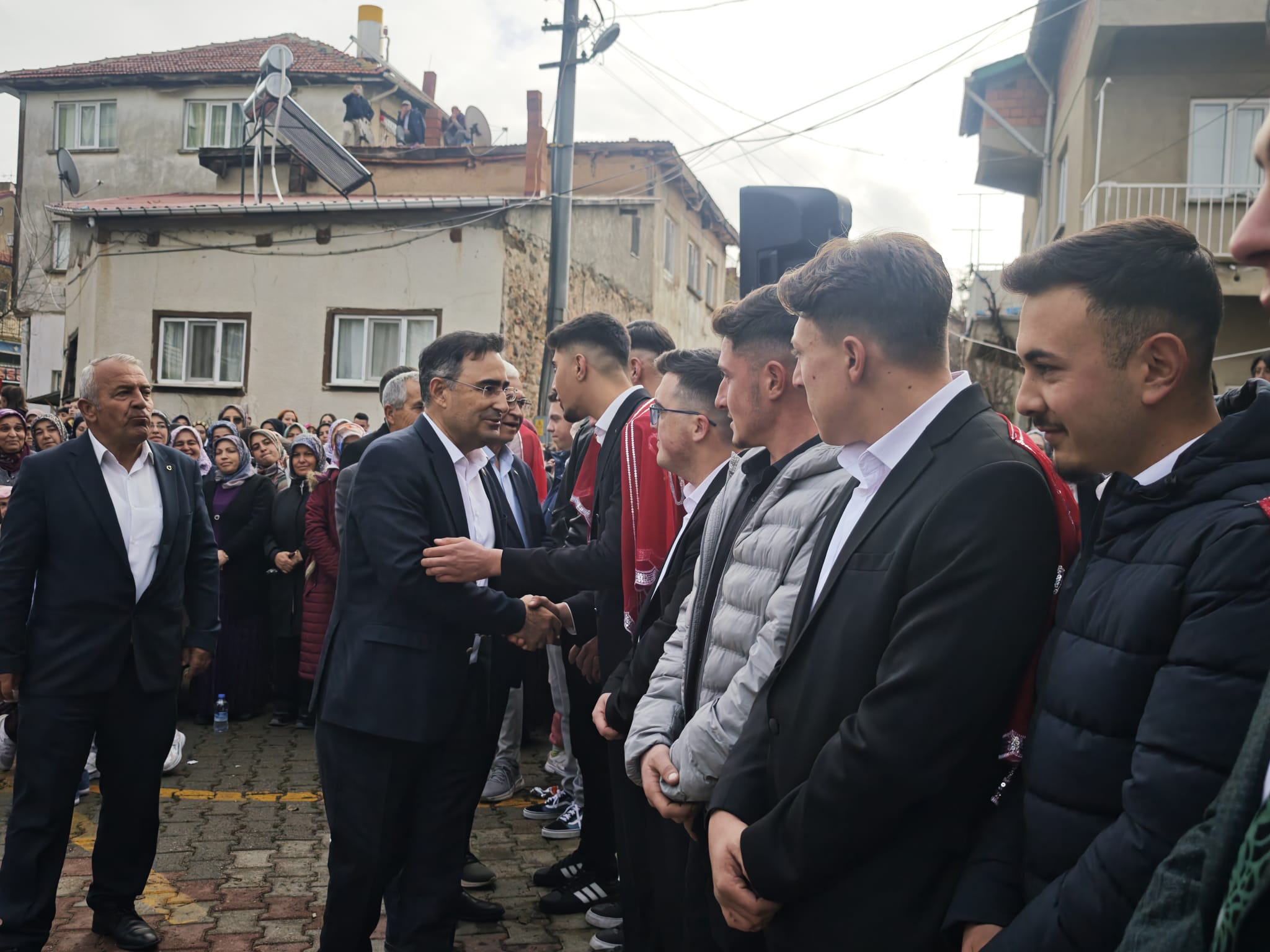 Afyonkarahisar’ın Sinanpaşa ilçesine bağlı Taşoluk beldesinde son günlerde yaşanan maden