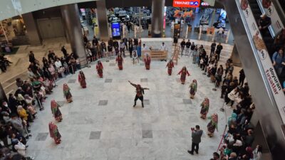 Cumhuriyet Anadolu Lisesi, Öğretmenler Günü dolayısıyla Afyonkarahisar’daki bir alışveriş merkezinde