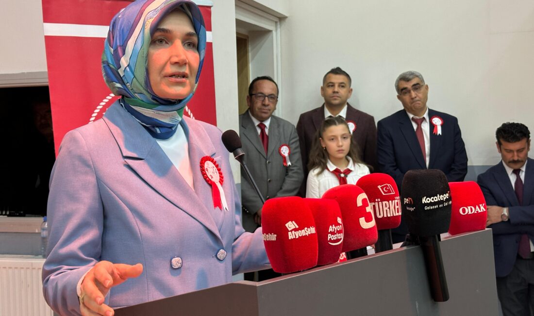 Afyonkarahisar’daki öğretmen portföyünün çok güzel olduğuna dikkat çeken Afyonkarahisar Valisi