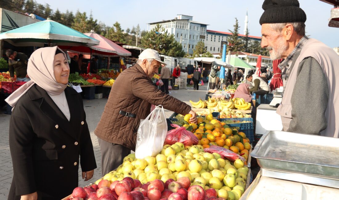 İscehisar Belediye Başkanı Seyhan Kılınçarslan, ilçe pazar yerinde kurulan semt