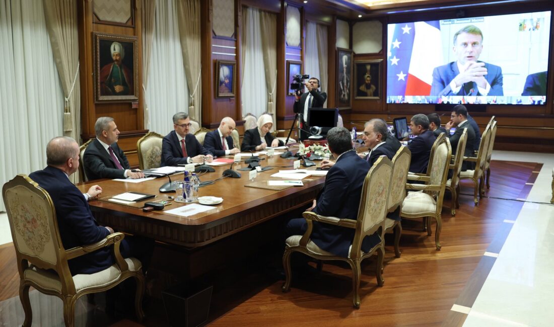 Cumhurbaşkanlığı İletişim Başkanı Burhanettin Duran, Sosyal Medya Hesabından Yaptığı Paylaşımda,