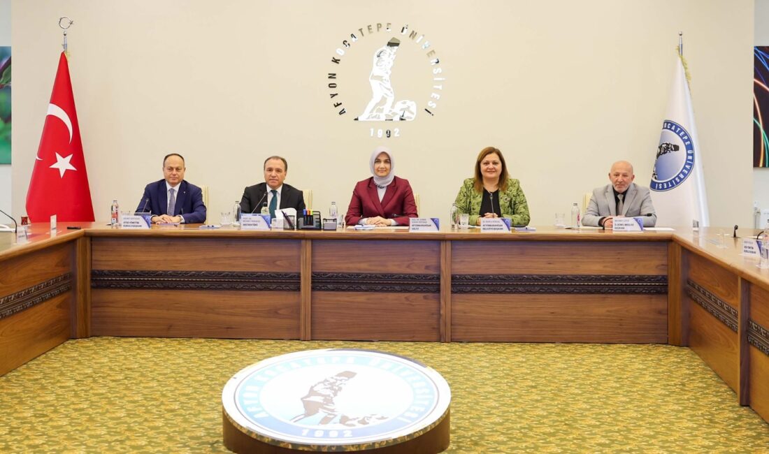 Üniversite Danışma Kurulu Toplantısı Vali Doç. Dr. Kübra Güran Yiğitbaşı’nın