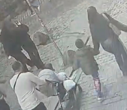 Ailenin hastaneden çıkışı ve dışarıda taksiye bindiği görüntüler ortaya çıktı.