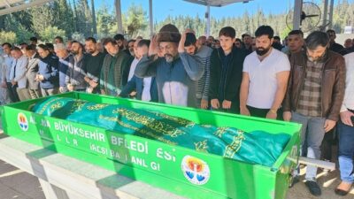 Adana’da lüks otomobilin çarptığı 12 yaşındaki Miraç Çam yaşamını yitirirken,