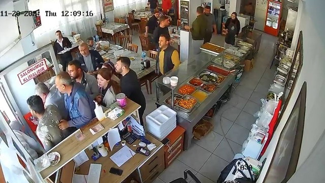 Osmaniye’nin Bahçe ilçesinde meydana gelen 4.4 büyüklüğündeki deprem, bir lokantada