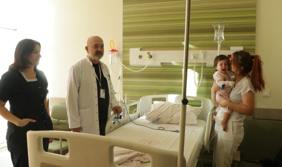 Kayseri'de 15 aylık A.Y.Ç.'nin yuttuğu düğme pil ve lego parçası