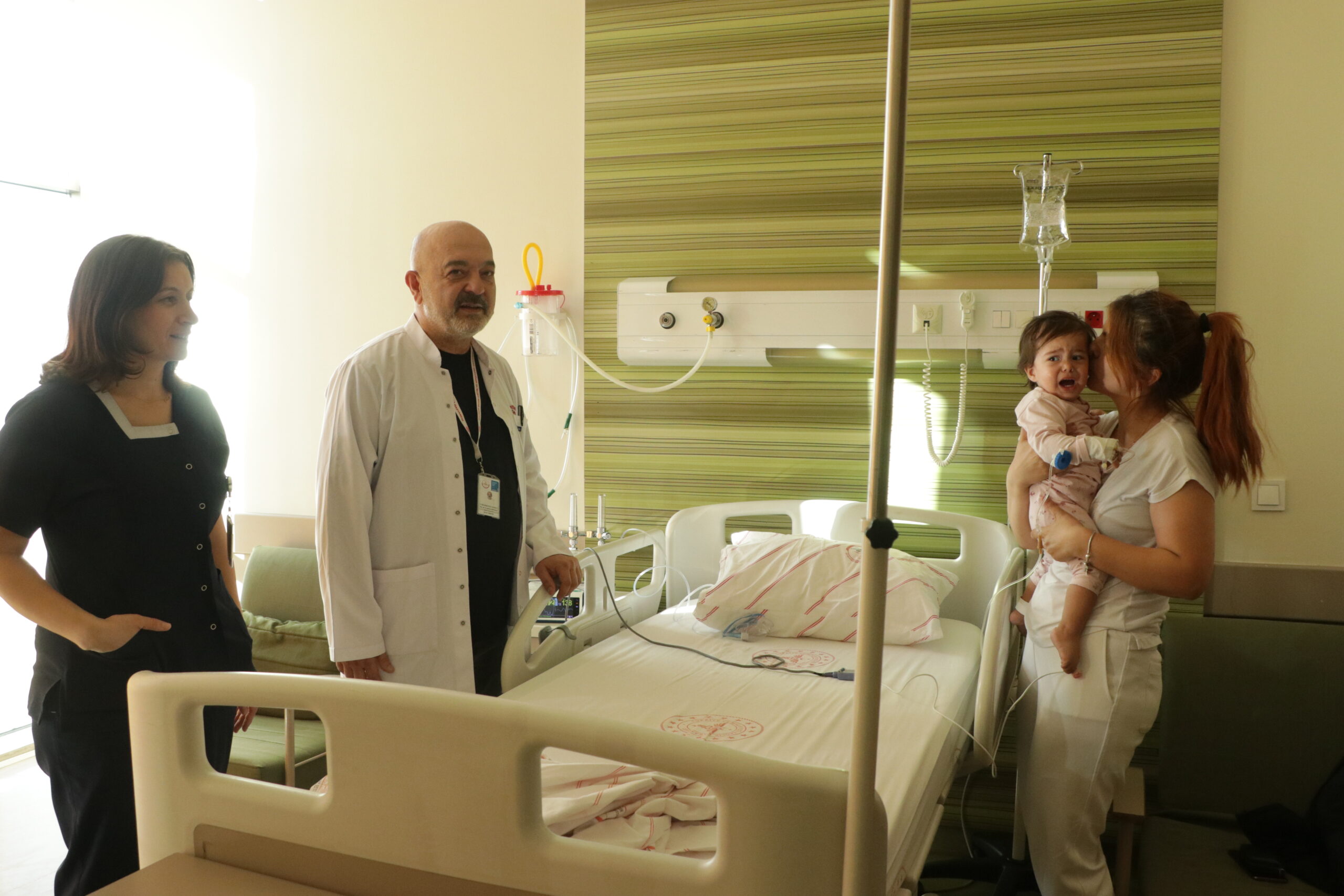 Kayseri'de 15 aylık A.Y.Ç.'nin yuttuğu düğme pil ve lego parçası