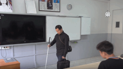 Görme yetisinin yüzde 97'sini küçük yaşta kaybetmesine rağmen hayalini gerçekleştirip