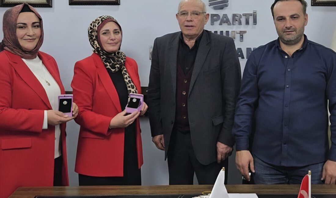 AK Parti Şuhut İlçe Başkanlığı, üye kayıt çalışmalarında gösterdiği üstün