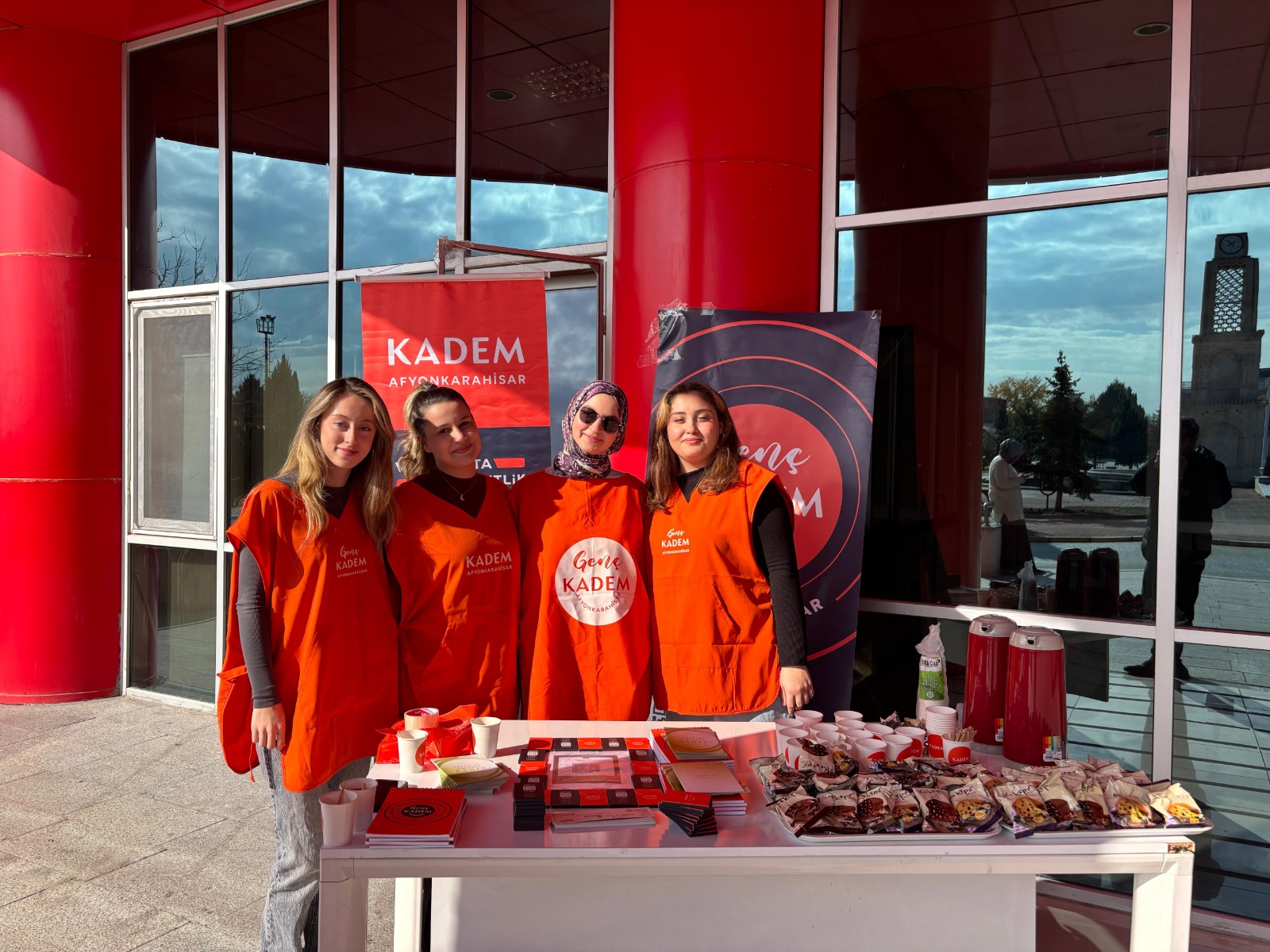 Afyon Genç KADEM, vize haftasında öğrencilere moral ve motivasyon sağlamak