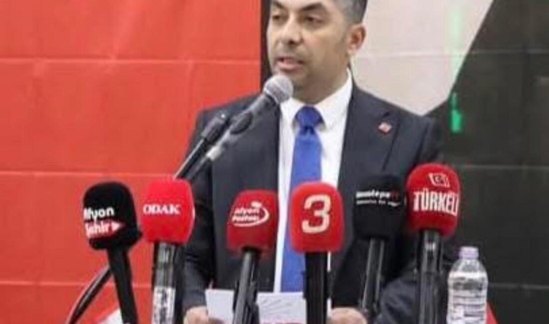 Cumhuriyet Halk Partisi (CHP) Merkez İlçe Başkanı Murat Albayrak, ülkede