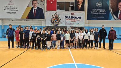 24 Kasım Öğretmenler Günü etkinlikleri kapsamında düzenlenen ferdi badminton turnuvası,