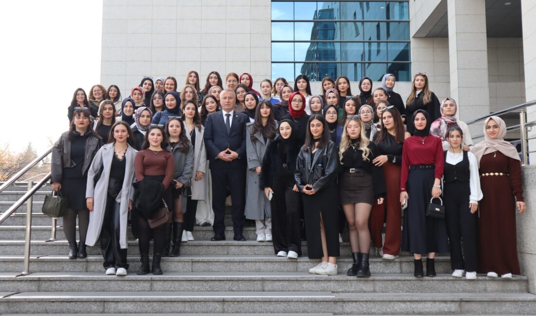 İYİ Parti Genel Başkan Yardımcısı ve Afyonkarahisar Milletvekili Hakan Şeref