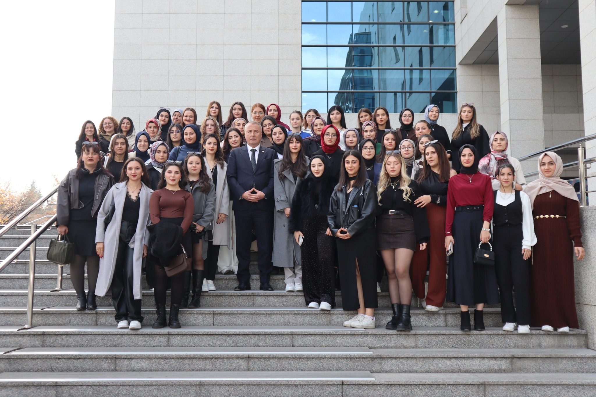 İYİ Parti Genel Başkan Yardımcısı ve Afyonkarahisar Milletvekili Hakan Şeref