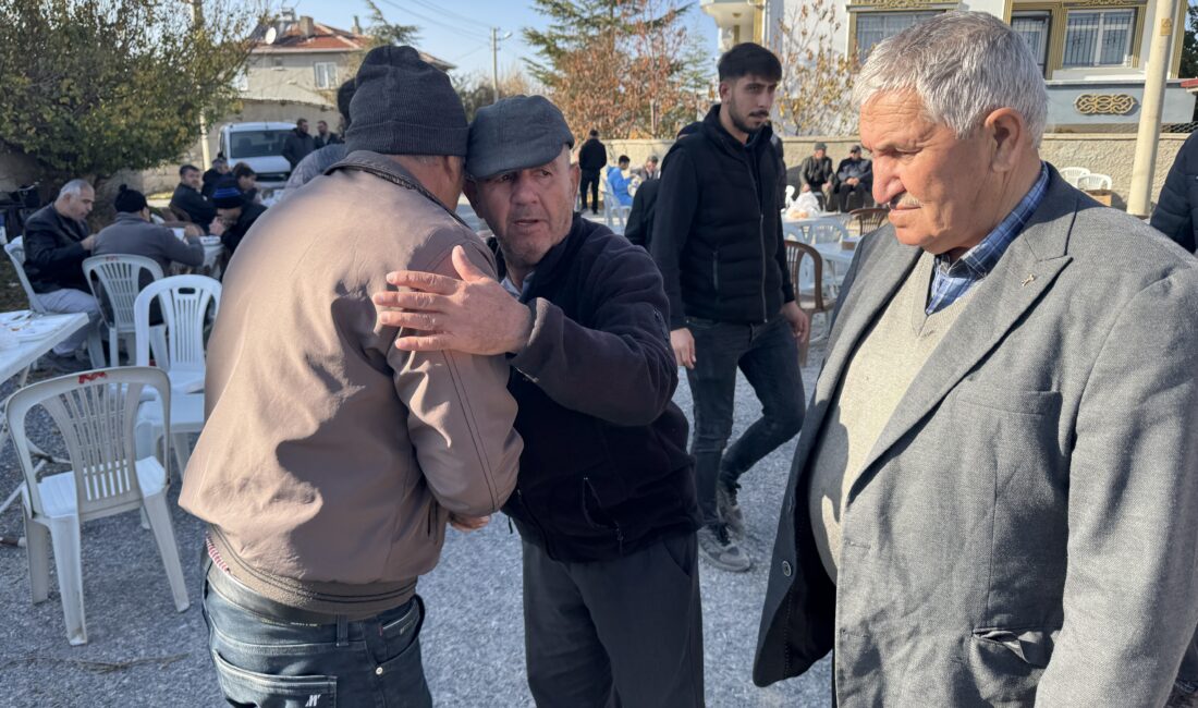 İstanbul'un Fatih ilçesinde gıda zehirlenmesi şüphesiyle kaldırıldıkları hastanede hayatını kaybeden