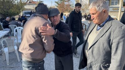 İstanbul'un Fatih ilçesinde gıda zehirlenmesi şüphesiyle kaldırıldıkları hastanede hayatını kaybeden