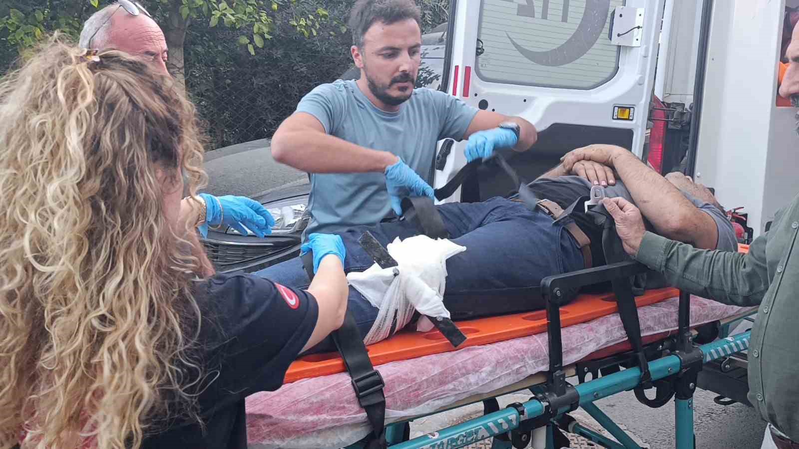 Manavgat'ta Trabzon hurması toplarken merdivenden düşen 48 yaşındaki Osman Kaya'nın