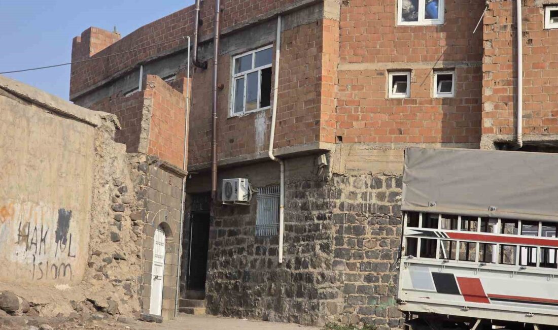 Şanlıurfa’nın Siverek ilçesinde, husumetli olduğu bilinen iki grubun karşı karşıya