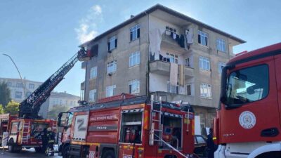 Kocaeli’nin Kartepe ilçesinde 4 katlı binanın en üst katındaki dairede