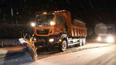 Erzincan’ın yüksek kesimlerde gece saatlerinde aralıklı kar yağışı etkili oldu.