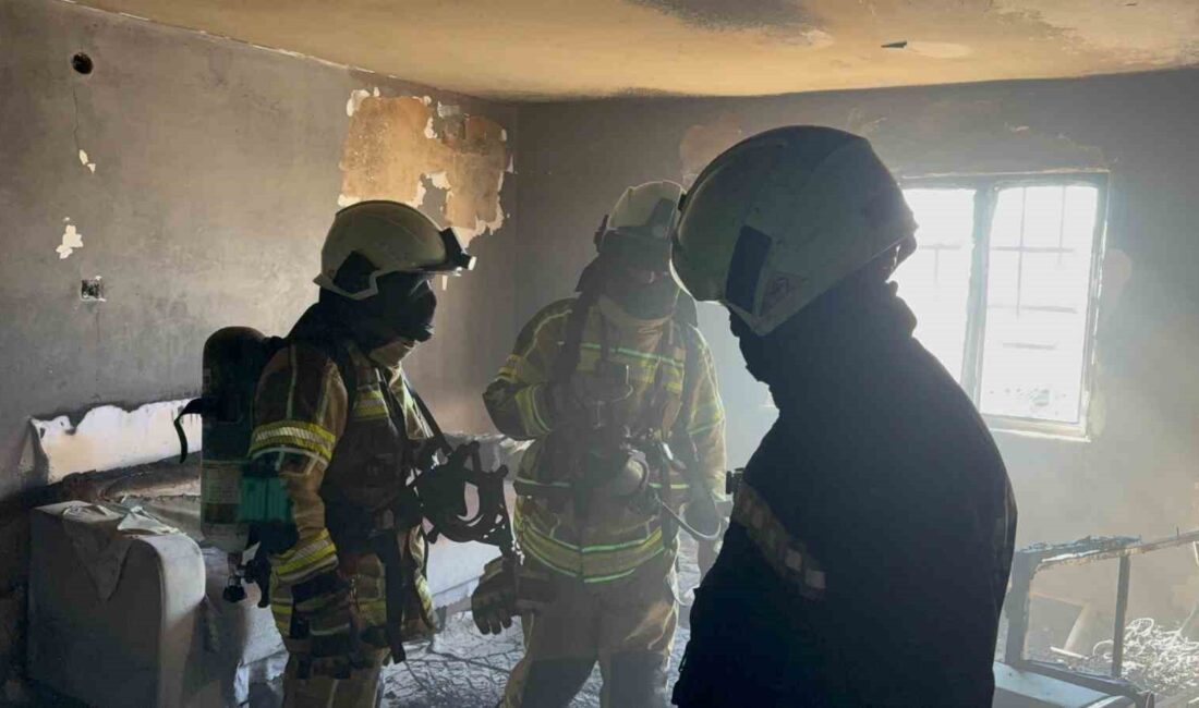 Evde yalnız bırakılan çocukların devirdiği elektrikli soba yangına neden oldu.