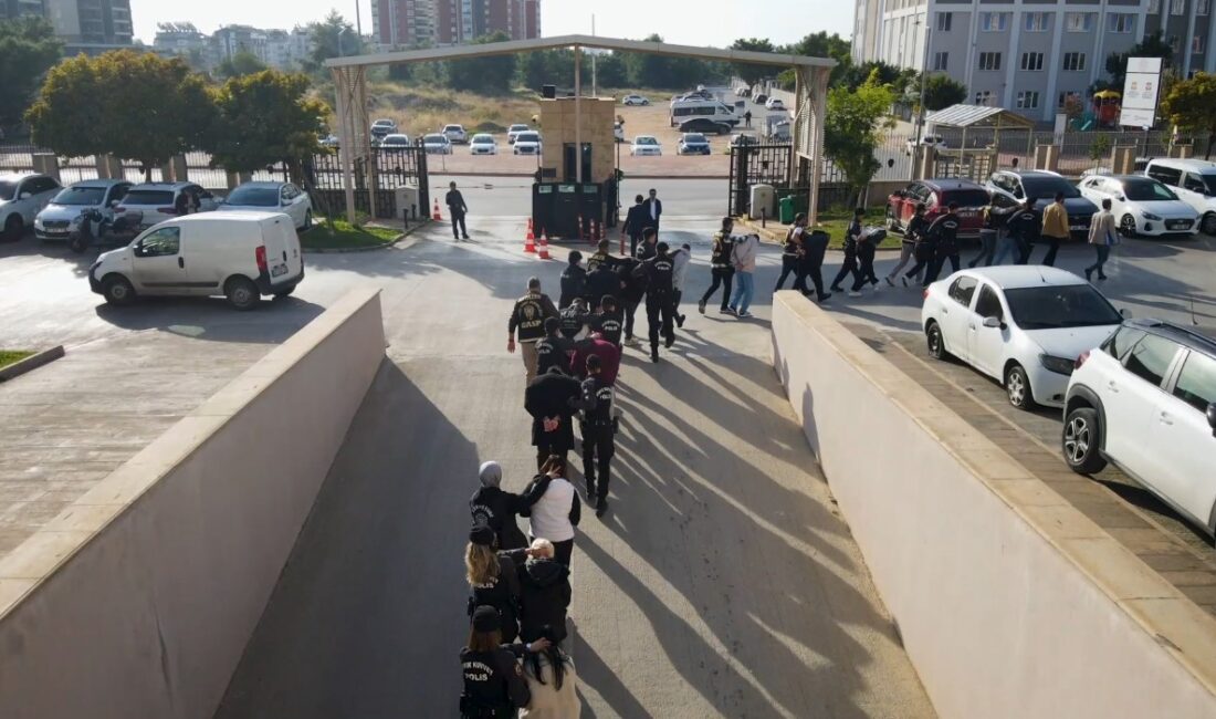 Sosyal medyada sahte kadın profilleri açarak erkekleri eğlence mekanına çeken