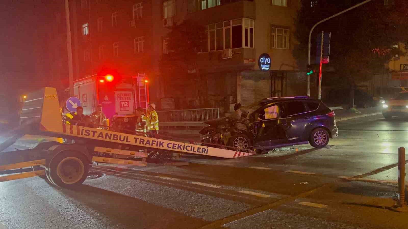 İstanbul Bayrampaşa’da dönüş yasağı olan noktada manevra yapan otobüs, karşı