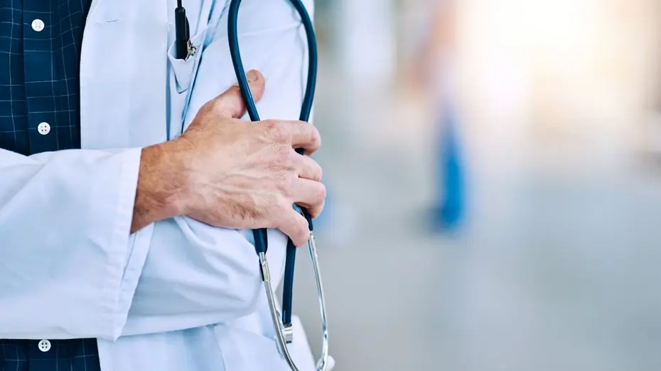 Sağlık Bakanlığı, doktorların sosyal medya ve diğer platformlarda reklam niteliğindeki