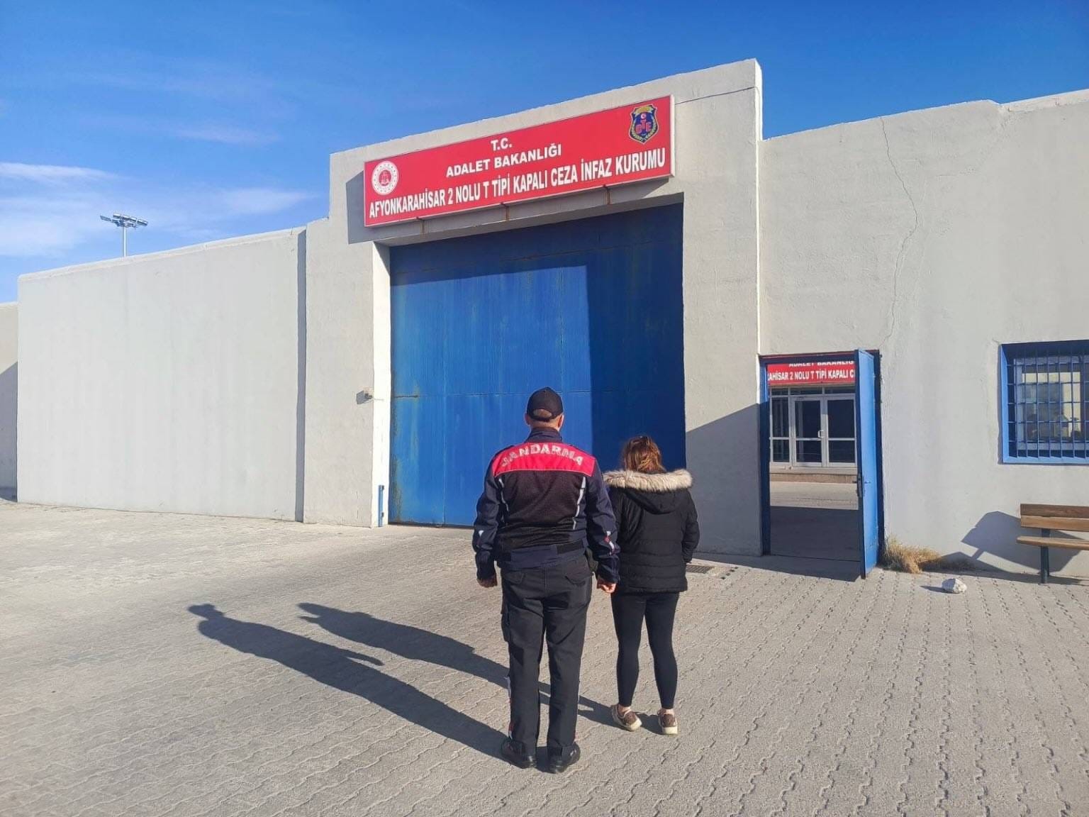 Afyonkarahisar'da dolandırıcılık suçundan 15 yıl 6 ay hapis cezasıyla aranan