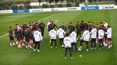 2026 Dünya Kupası Elemeleri E Grubu maçında 15 Kasım Cumartesi