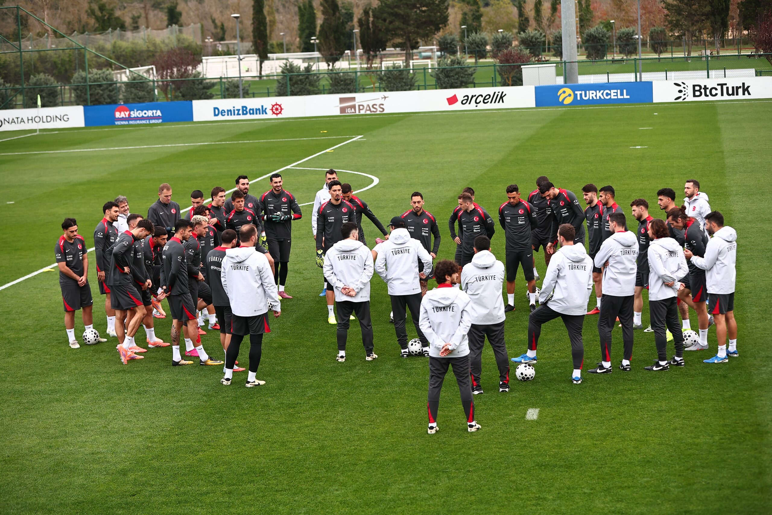 2026 Dünya Kupası Elemeleri E Grubu maçında 15 Kasım Cumartesi