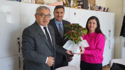 Şuhut Belediye Başkanı Muhittin Özaşkın 24 Kasım Öğretmenler Günü dolayısıyla