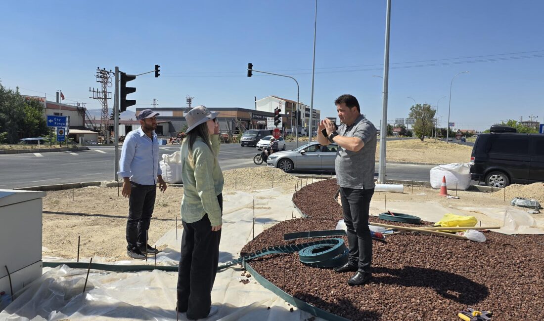 Bolvadin Belediyesi, ilçenin farklı noktalarında yürüttüğü çevre düzenleme ve yenileme