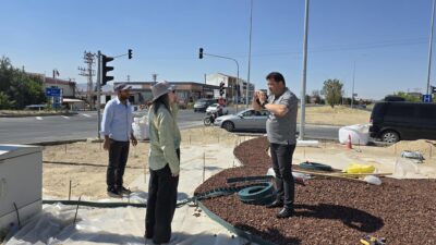 Bolvadin Belediyesi, ilçenin farklı noktalarında yürüttüğü çevre düzenleme ve yenileme