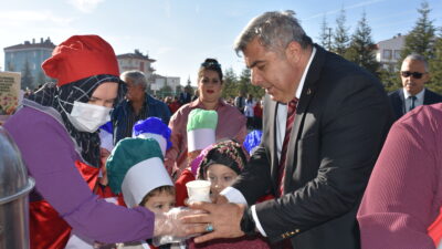 Afyonkarahisar'da, "Gelenekten Geleceğe Sağlıklı Nesillere" projesiyle çocuklara her sabah sıcak