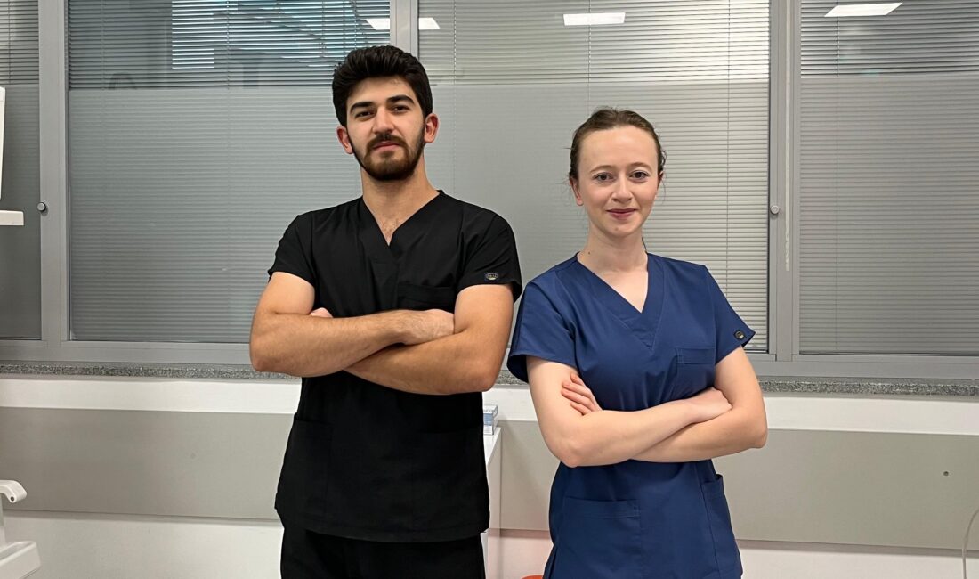 Afyonkarahisar'da dünyaya geldikleri hastanenin prematüre ünitesinde görev yapan hemşireler Mihriban