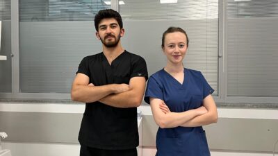 Afyonkarahisar'da dünyaya geldikleri hastanenin prematüre ünitesinde görev yapan hemşireler Mihriban